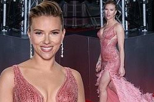 Scarlett Johansson khoe đường cong tròn đầy trên thảm đỏ BAFTAs 2020