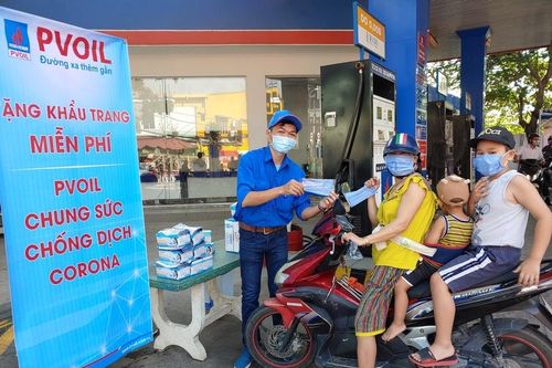 PVOIL tặng khẩu trang miễn phí để phòng chống dịch Corona