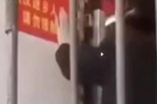 Những người trở về từ Vũ Hán bị xa lánh, cô lập như một giống loài khác tại Giang Tô