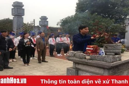 Tuổi trẻ Thiệu Hóa dâng hương tại Khu di tích lịch sử cách mạng Nhà thờ họ Vương