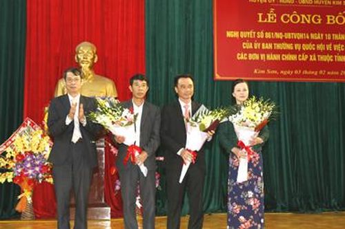 Huyện Kim Sơn công bố Quyết định của Ủy ban Thường vụ Quốc hội về việc sắp xếp các đơn vị hành chính cấp xã
