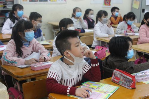 Học sinh nghỉ học một tuần vì virus corona, phụ huynh đau đầu tìm nơi gửi con