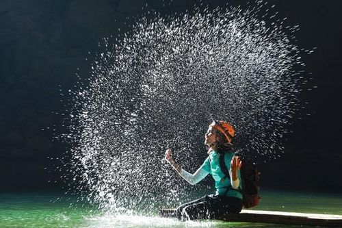 Những hình ảnh tuyệt đẹp của H'Hen Niê khi khám phá hang Sơn Đoòng