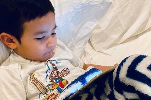 Bà xã Đan Trường tiết lộ việc con trai sốt 3 ngày liên tiếp