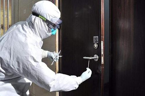 Những con đường nhiễm bệnh không ngờ tới do virus corona gây ra