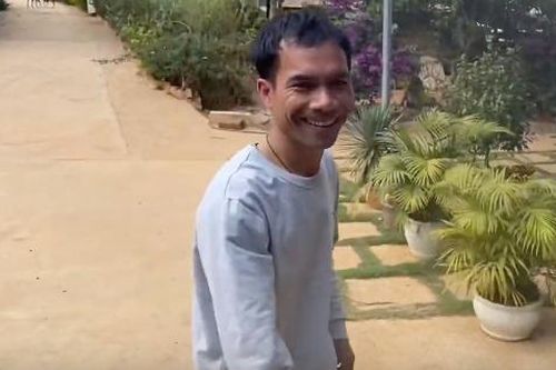 Cuộc sống nuôi gà, chăn heo của quán quân Ya Suy