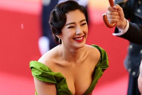 Trương Vũ Kỳ lộ ảnh hẹn hò bạn trai đại gia