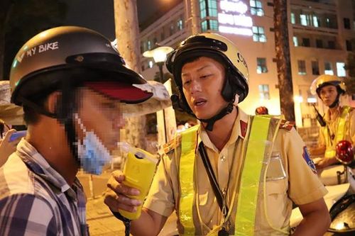 17.386 lái xe vi phạm nồng độ cồn nộp trên 53 tỷ đồng sau 1 tháng áp dụng Nghị định 100