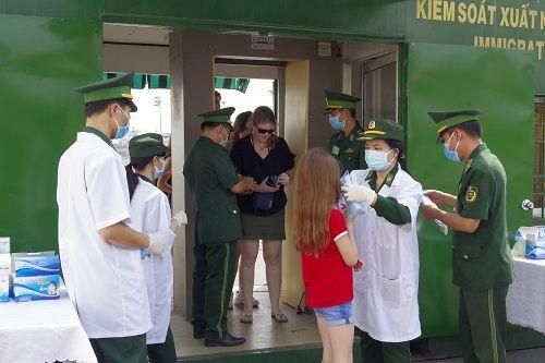 Tàu World Odyssey – Nasau của Hoa Kỳ ghé Tp. HCM tránh virus corona
