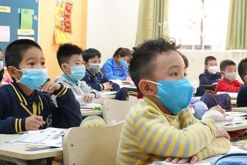 Phụ huynh đảo lộn vì con nghỉ học tránh dịch Corona