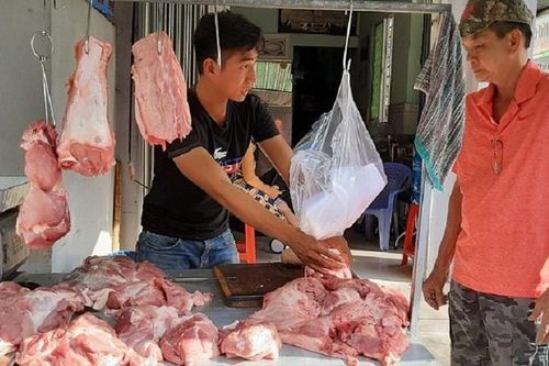 Giá thịt lợn đồng loạt giảm