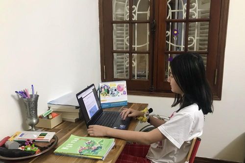 Nghỉ học 1 tuần: Các trường triển khai học online