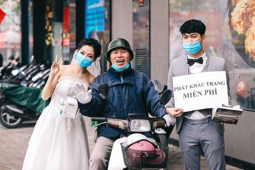 Ấn tượng ảnh cưới tặng khẩu trang 'chống corona' của đôi trẻ 9x
