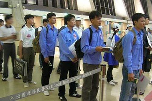 Lùi thời gian xuất cảnh lao động Việt đi làm việc ở nước có dịch Corona