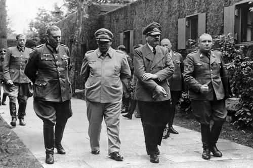 Tiết lộ nóng về thư ký tuổi Tý cực kỳ lợi hại của Hitler