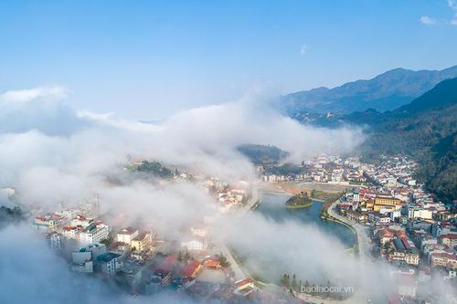 Sa Pa bồng bềnh mùa mây phủ