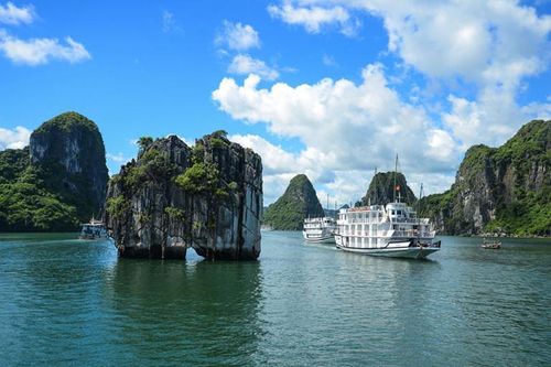 Quảng Ninh bác tin du thuyền có khách Trung Quốc nhiễm corona vào Hạ Long