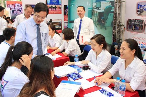 Bám sát nhu cầu của thị trường lao động