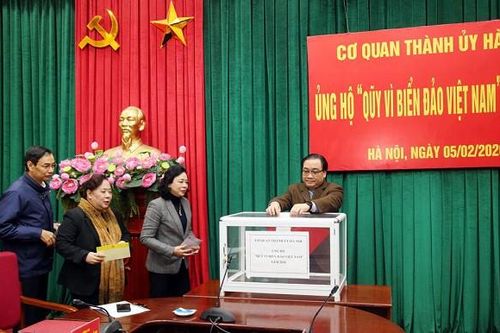 Thành ủy Hà Nội quyên góp ủng hộ quỹ 'Vì biển, đảo Việt Nam'