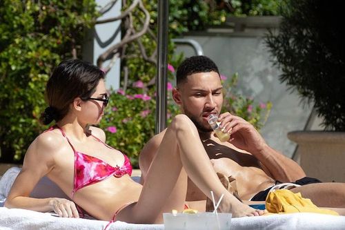Kendall Jenner khoe dáng trong kỳ nghỉ cùng bạn trai
