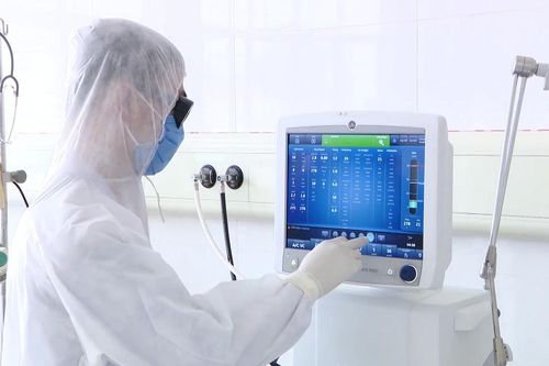 Cách ly gia đình có người sốt trở về từ Trung Quốc