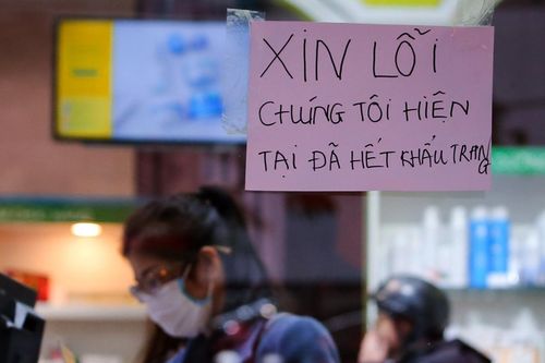 5 nhà thuốc ở TP.HCM găm hàng, tăng giá khẩu trang bị xử lý