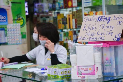 Quầy thuốc tại Hapulico gỡ biển 'không bán khẩu trang, miễn hỏi'