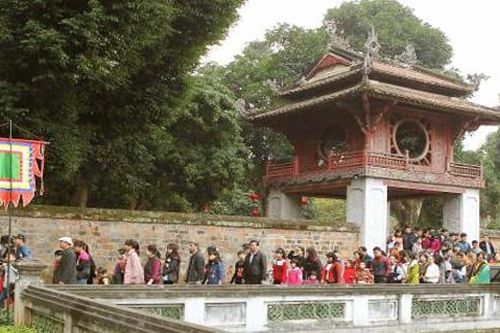 Hà Nội: Văn Miếu Quốc Tử Giám, đền Ngọc Sơn mở cửa sau 1 ngày đóng cửa