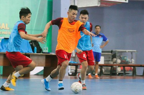 Đội tuyển futsal Việt Nam 'khổ' vì dịch corona