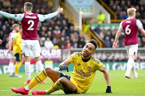 Arsenal: Arteta vò đầu bứt tai với hàng công
