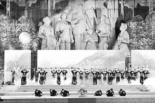 Hát then vươn ra thế giới