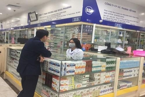 Đang xác minh hiện tượng 'rủ nhau không bán khẩu trang' ở chợ thuốc Hapulico