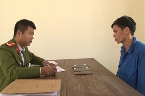 Đôi bạn cùng nhau đi trộm