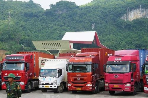 Chính thức thông quan hàng hóa qua cửa khẩu Hữu Nghị