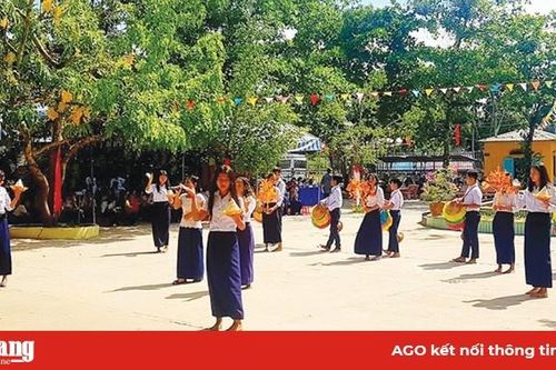 Giữ gìn bản sắc văn hóa Khmer trong trường học