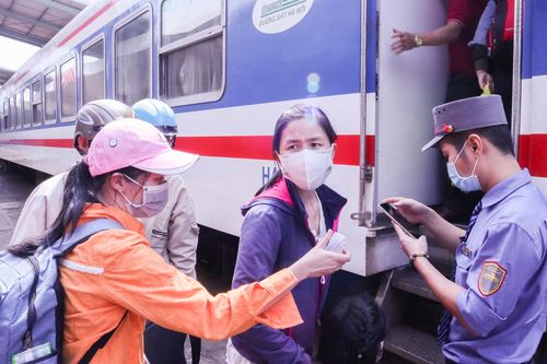 Chạy thêm nhiều tàu sau Tết