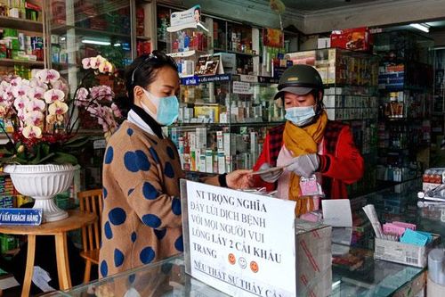 Thêm nhà thuốc phát khẩu trang miễn phí để dân phòng chống nCoV