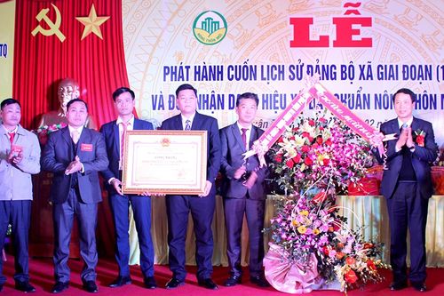 Xã Xuân Thủy, huyện Yên Lập đón nhận danh hiệu xã đạt chuẩn nông thôn mới