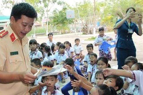 Vì bình yên trên sông nước Tây Đô