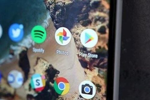 Người dùng Google Photos bất ngờ nhận được video lạ