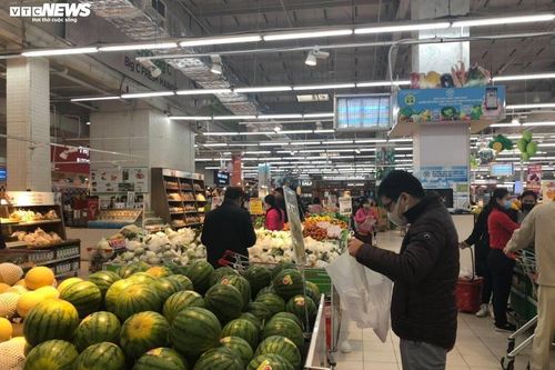 Siêu thị không 'thiếu hàng sốt giá'