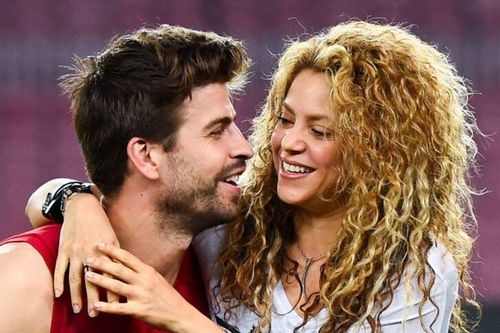 Shakira - nữ hoàng nhạc Latin và chuyện tình với danh thủ Piqué
