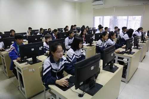 Hơn 100.000 thí sinh tham dự cuộc thi trắc nghiệm 'Vì an toàn giao thông Thủ đô' trên internet