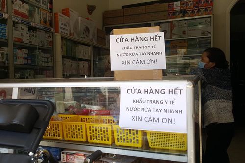 Đà Lạt: Tìm 'đỏ mắt' cũng không mua được khẩu trang y tế
