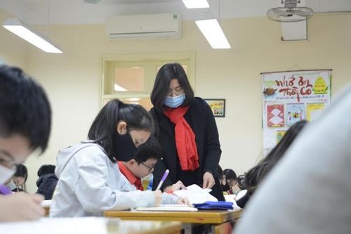 Có nên cho học sinh nghỉ tiếp vì dịch corona?