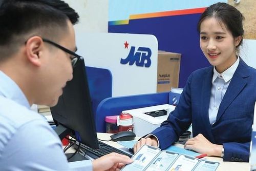Ngân hàng lãi lớn từ dịch vụ bảo hiểm