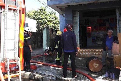 Nhậu say về, người đàn ông châm lửa hút thuốc gây cháy nhà