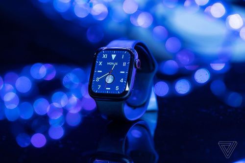 Apple bán nhiều đồng hồ hơn toàn bộ ngành đồng hồ Thụy Sĩ
