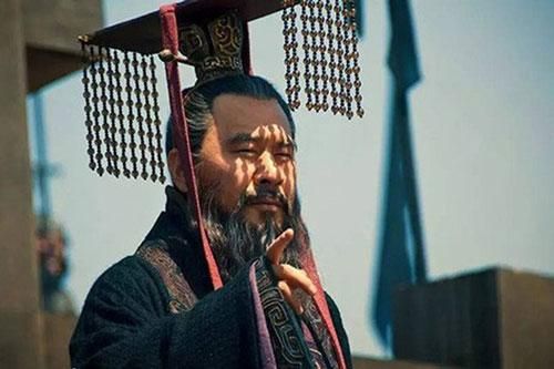 Vì sao Tôn Quyền kiên quyết muốn Tào Tháo trở thành hoàng đế?