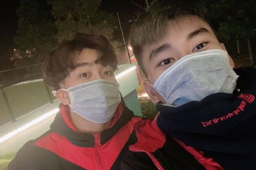 Hội cầu thủ Việt làm gì trong mùa dịch virus corona?